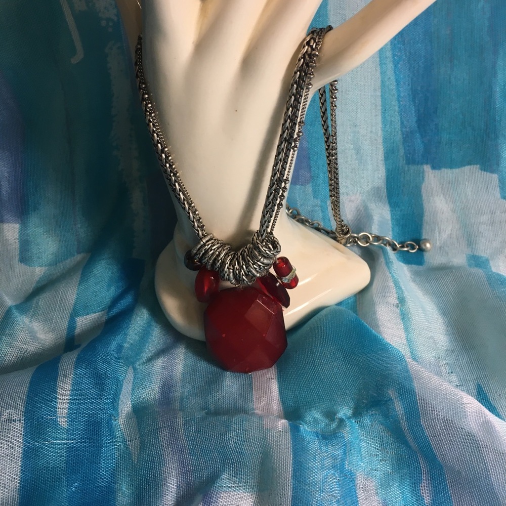 Pink and red necklaces - Picture 2 of 3